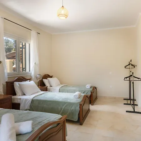 Vila Elite Dio Áno Korakiána